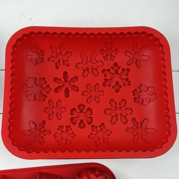 *NIB* 8 Piece Christmas Silicone Bakeware Set - Picture 5 of 9